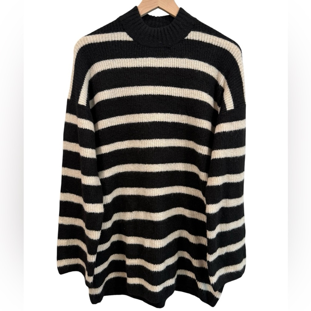 H&M NWT Sweater Dress Wool Blend Black‎ and Cream Striped- Medium
